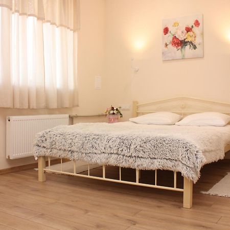 Centralny Hotel Кривой Рог Экстерьер фото