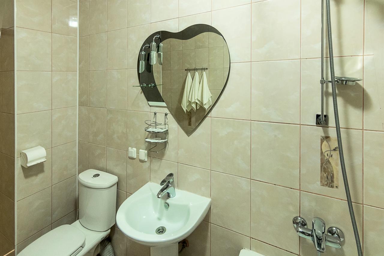 Centralny Hotel Кривой Рог Экстерьер фото