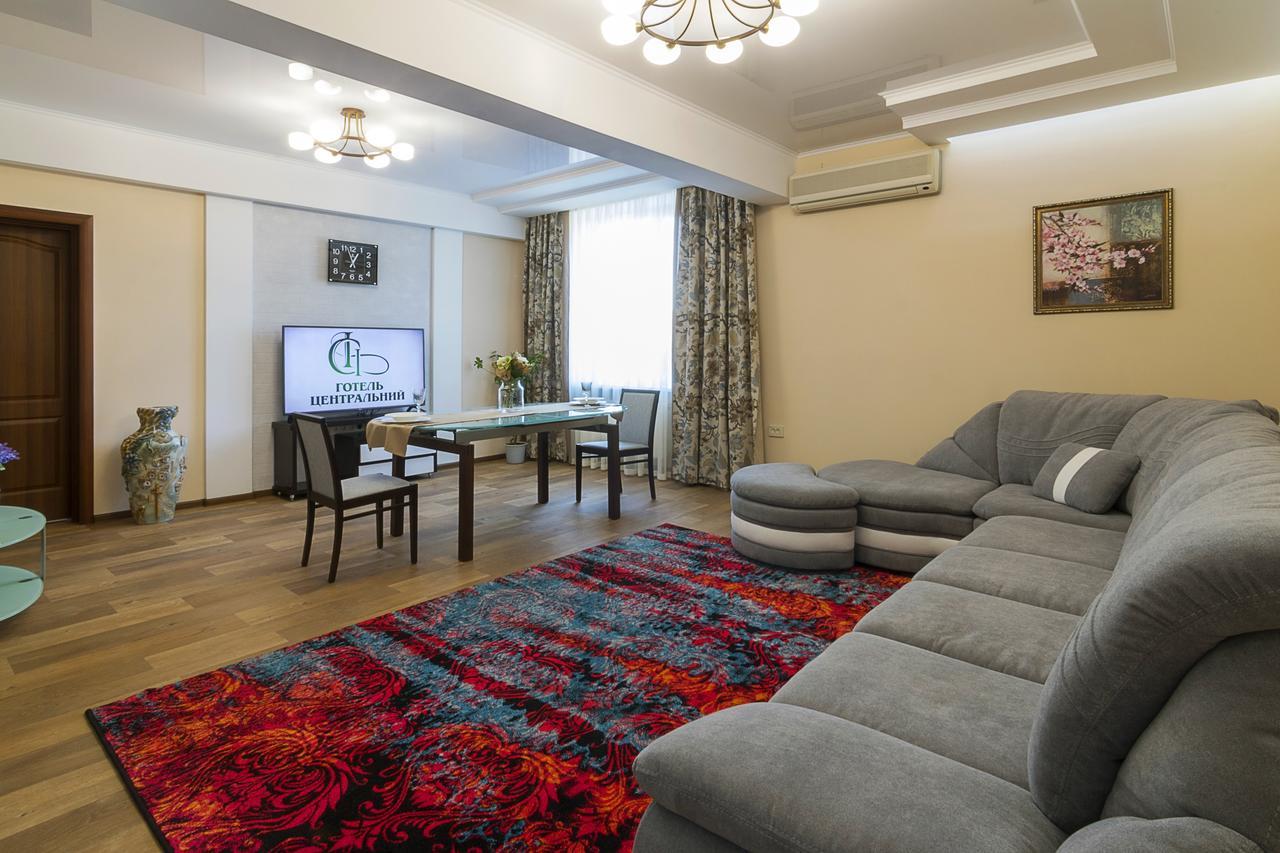 Centralny Hotel Кривой Рог Экстерьер фото